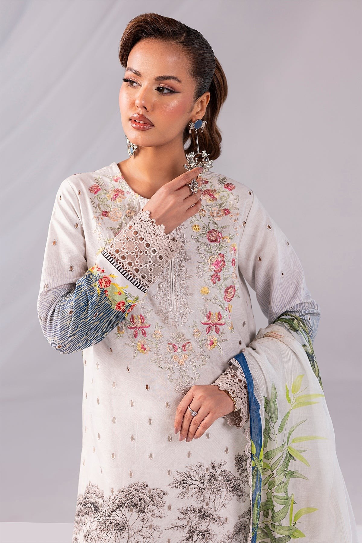 Imrozia Serene | Noor Lawn'25 | Zareefa | White | Stitched 3 pc - Image 2