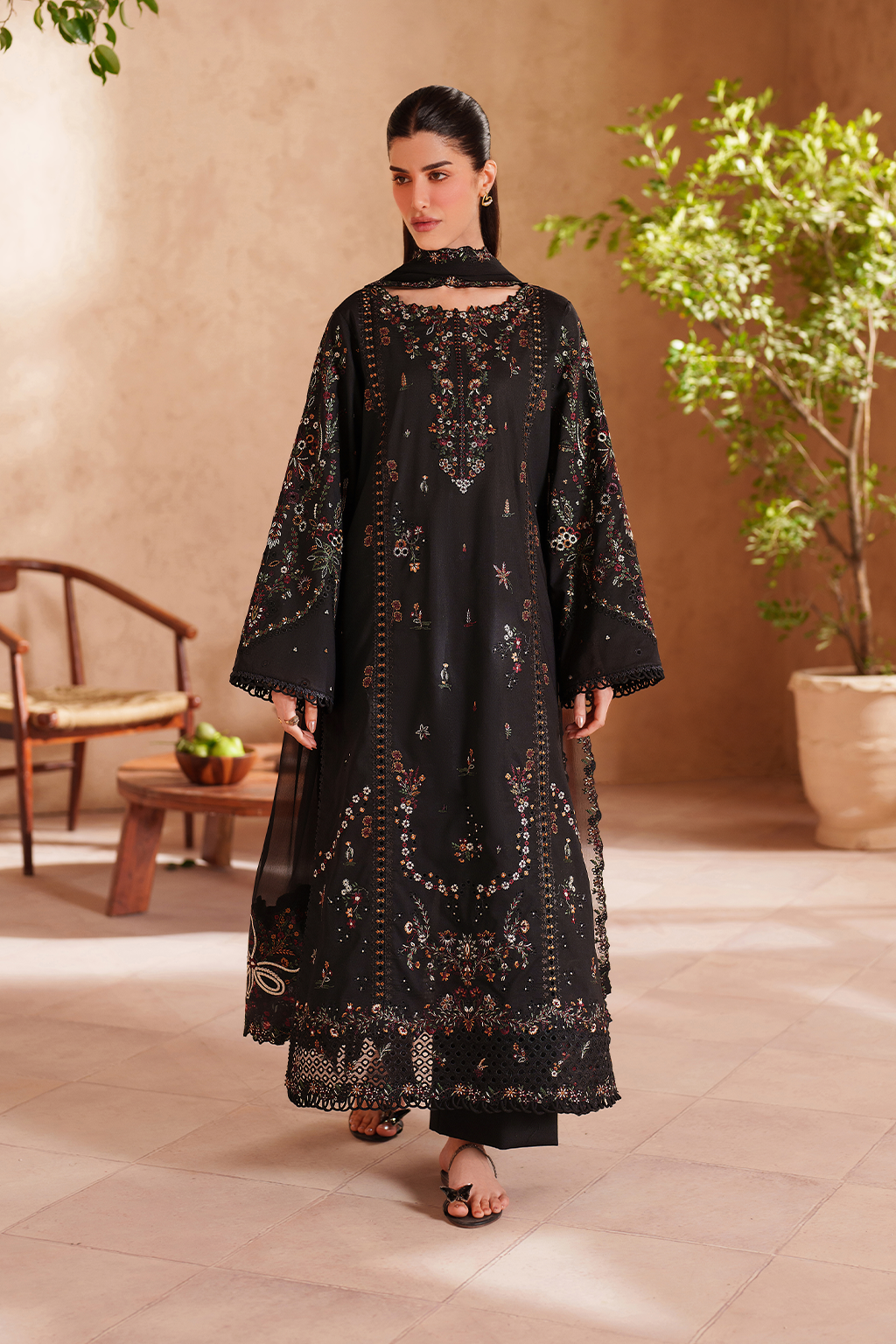 Iznik | Eid Lawn Unstitched Collection 26 Formal Festive Wear "Black" EL-07 | 3Pcs. - Image 2