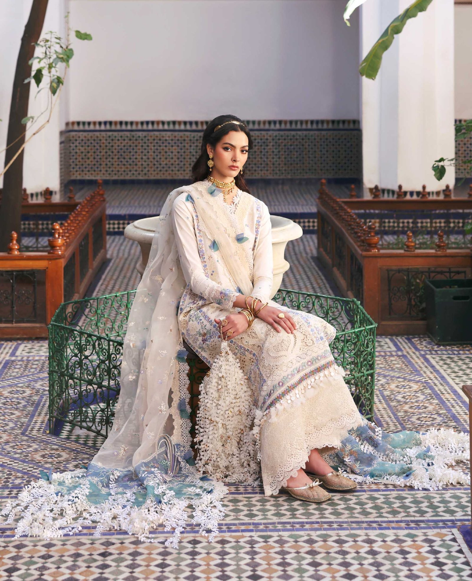 Republic Womens Wear | Reine Luxury Lawn 26 Unstitched Lawn Formal Festive Wear "White" D4-B | 3Pcs. - Image 4